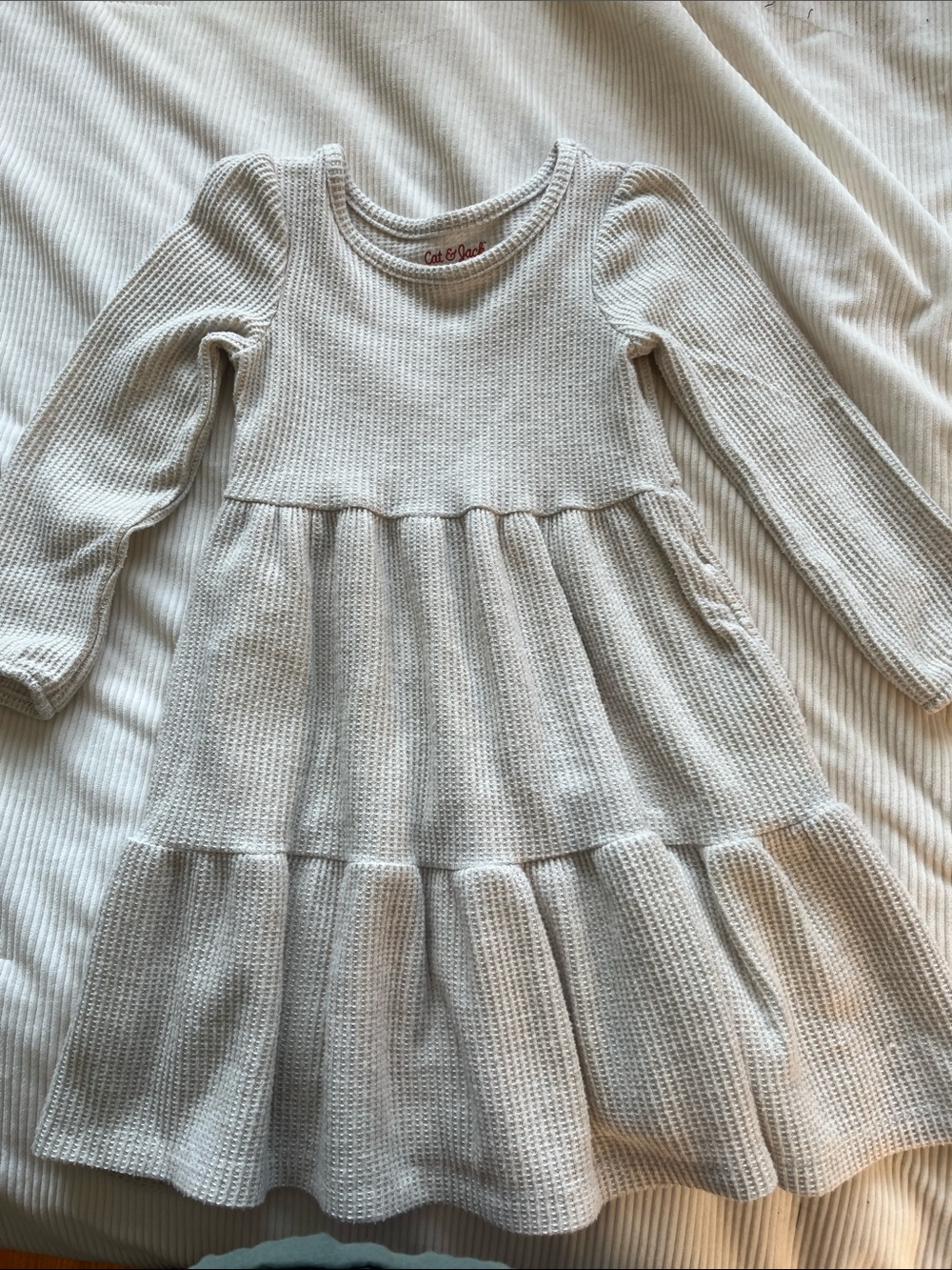 Great condition - Cat & Jack Cream Tiered Knit Long-Sleeve Dress size 4T